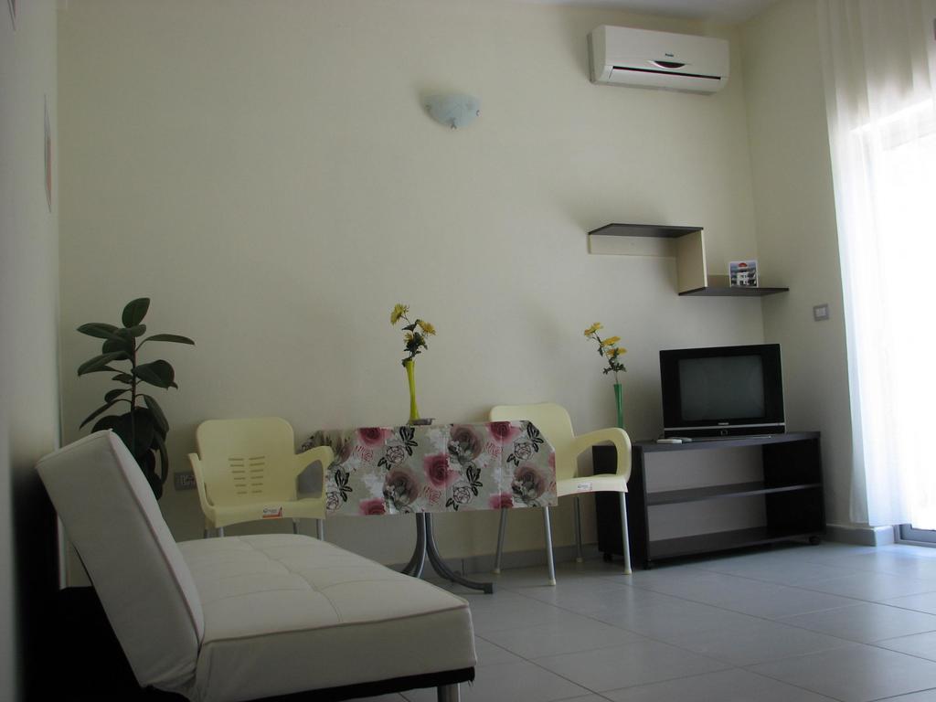 Aparthotel Vila Tufi Velipojë Εξωτερικό φωτογραφία